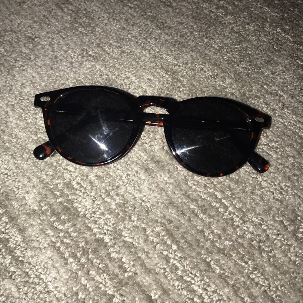 Polarized circular sun glasses